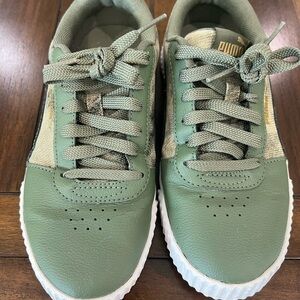 Puma Green Sneakers Retro-Inspired Minimalist Design